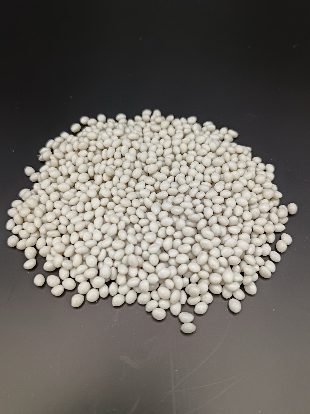 Clear food-grade rPET granules
